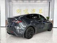 Tesla Model Y Rear-Wheel Drive - ფოტო 15