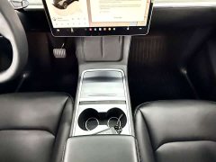Tesla Model Y Rear-Wheel Drive - ფოტო 5