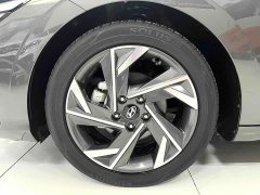 Hyundai Elantra 1.5L CVT GLX Elite - ფოტო 16