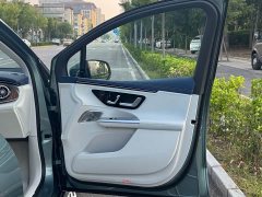 Mercedes-Benz EQE SUV 500 4MATIC Luxury - ფოტო 13