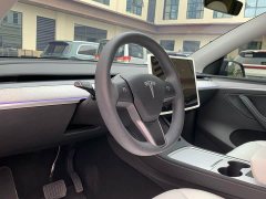Tesla Model Y Rear-Wheel Drive - ფოტო 18