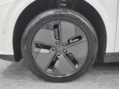 Li Auto i6 Two-Wheel Drive Standard - ფოტო 12