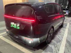Li Auto Li Xiang MEGA Ultra - ფოტო 6