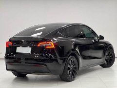 Tesla Model Y Standard Range RWD - ფოტო 3