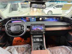 Lincoln Explorer 2.0T AWD Elite - ფოტო 8