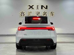 Tesla Model Y Rear-Wheel Drive - ფოტო 4