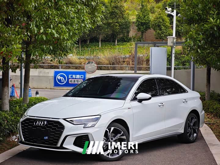 Audi A3 A3L Limousine 35 TFSI Luxury Sport