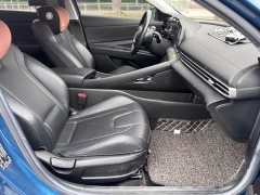 Hyundai Elantra 1.5L CVT Luxury - ფოტო 9