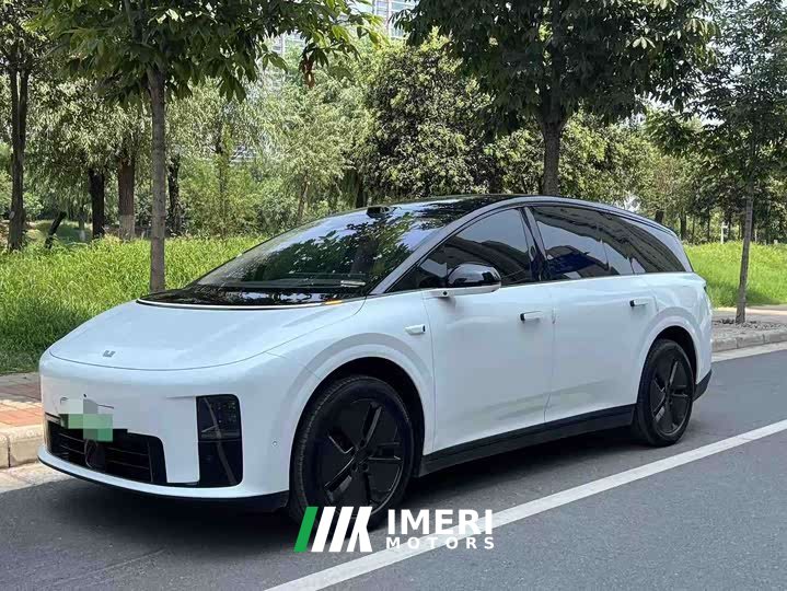 Li Auto i8 Standard Edition - ავტომობილი ჩინეთიდან