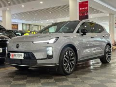 Volvo XC70 Plug-in Hybrid 2026 AWD Extended Range Plus - ფოტო 1