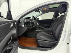 Hyundai Elantra 1.5L CVT Luxury - ფოტო 11