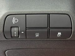 Hyundai Elantra 1.5L CVT Luxury - ფოტო 13