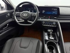 Hyundai Elantra 1.5L CVT Luxury - ფოტო 20