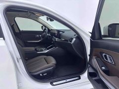 BMW 3 Series 320Li M Sport Package - ფოტო 11