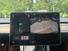 Tesla Model Y Long Range All-Wheel Drive - ფოტო 9