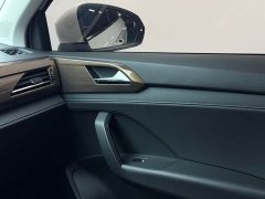 Volkswagen Touareg 2021 280TSI FWD Luxury - ფოტო 18