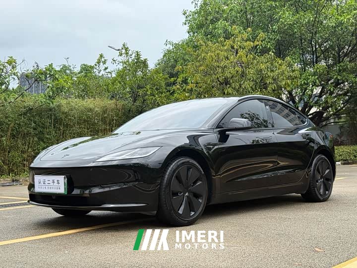 Tesla Model 3 Long Range Rear-Wheel Drive