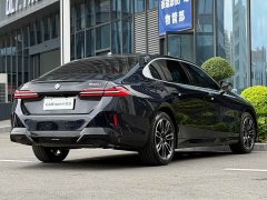 BMW 5 Series 530Li Premier M Sport Package - ფოტო 3