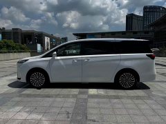 Buick GL8 New Energy Lusang Respect Edition - ფოტო 4