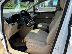 Buick GL8 New Energy Lusang Respect Edition - ფოტო 5