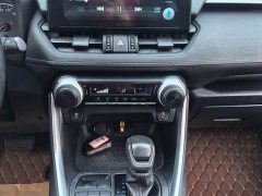 Toyota RAV4 2.0L CVT FWD Urban Edition - ფოტო 11