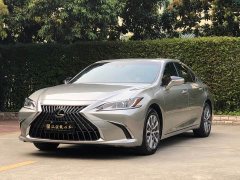 Lexus ES 260 Excellence Edition - ფოტო 1