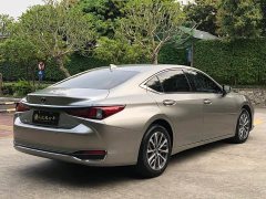 Lexus ES 260 Excellence Edition - ფოტო 8