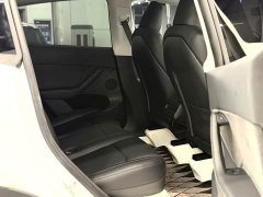 Tesla Model Y Rear-Wheel Drive - ფოტო 10