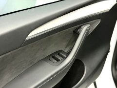Tesla Model Y Rear-Wheel Drive - ფოტო 15