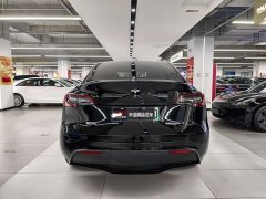 Tesla Model Y Rear-Wheel Drive - ფოტო 13