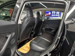 Tesla Model Y Rear-Wheel Drive - ფოტო 4
