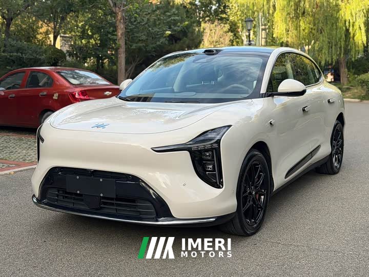 IM Motors Zhiji LS6 Pure Electric Max