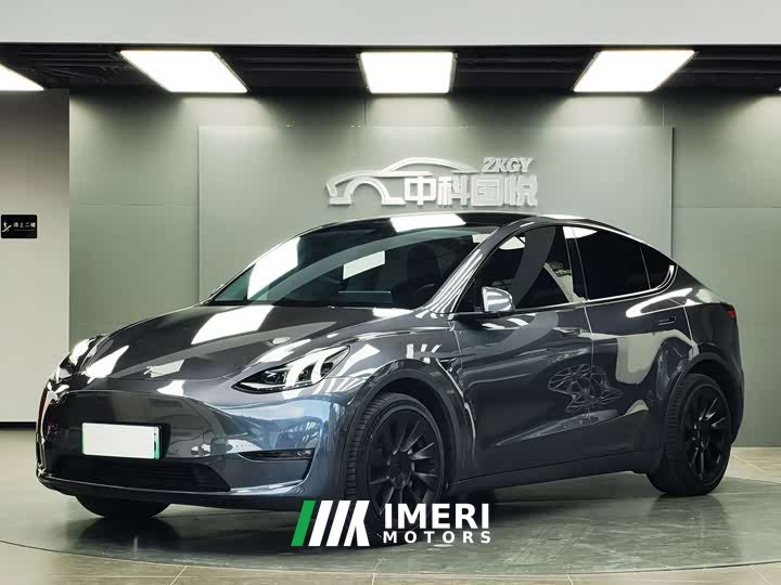 Tesla Model Y Long Range All-Wheel Drive