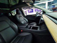 Tesla Model Y Long Range All-Wheel Drive - ფოტო 16