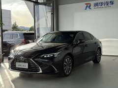 Lexus ES 300h Premium Edition - ფოტო 1