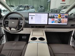 Li Auto Li Xiang MEGA Ultra - ფოტო 5