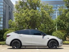 Tesla Model Y Standard Range RWD - ფოტო 6