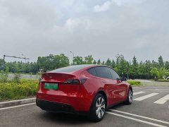 Tesla Model Y Standard Range RWD - ფოტო 10