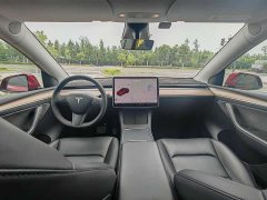 Tesla Model Y Standard Range RWD - ფოტო 6
