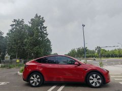 Tesla Model Y Standard Range RWD - ფოტო 8