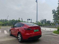 Tesla Model Y Standard Range RWD - ფოტო 9