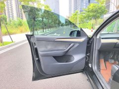 Tesla Model Y Rear-Wheel Drive - ფოტო 10