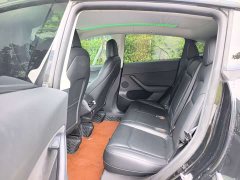Tesla Model Y Rear-Wheel Drive - ფოტო 15