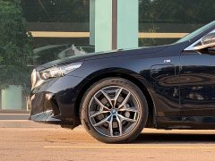 BMW i5 eDrive 35L Premium M Sport Package - ფოტო 4