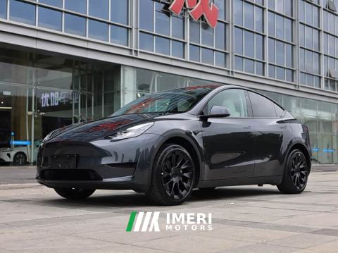 2024 Tesla Model Y Rear-Wheel Drive