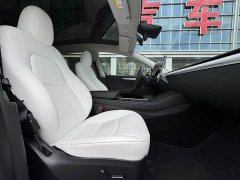 Tesla Model Y Rear-Wheel Drive - ფოტო 17