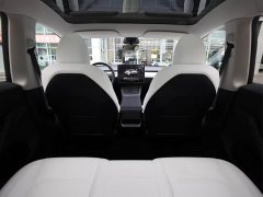 Tesla Model Y Rear-Wheel Drive - ფოტო 18
