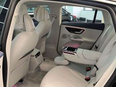Mercedes-Benz EQE 500 4MATIC Pioneer Edition - ფოტო 11