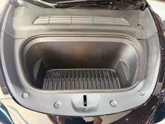 Tesla Model Y Rear-Wheel Drive - ფოტო 17