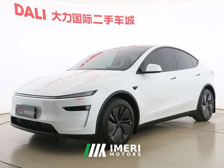 Tesla Model Y Rear-Wheel Drive